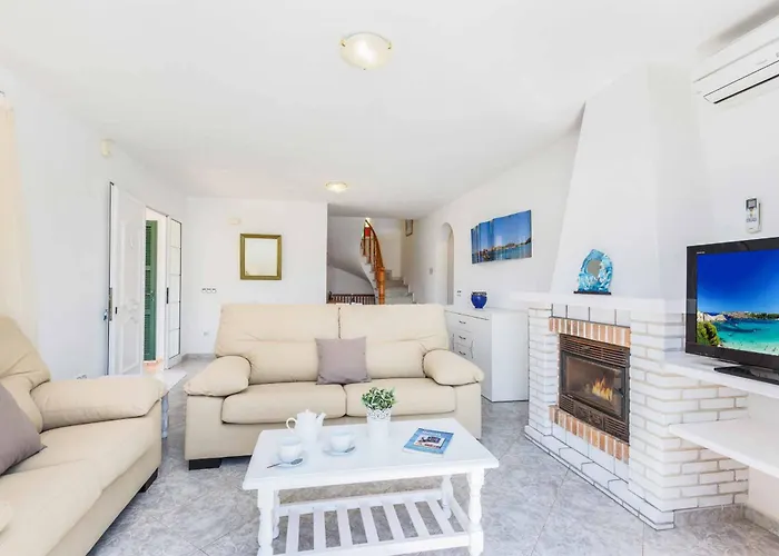 Sofia Villa Cala en Forcat