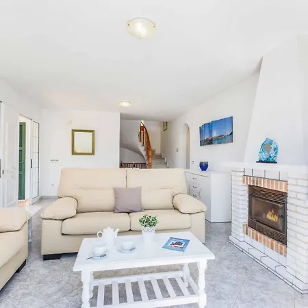 Sofia Villa Cala en Forcat